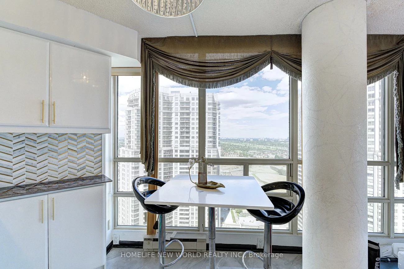 45, Kingsbridge Garden, Hurontario, Mississauga