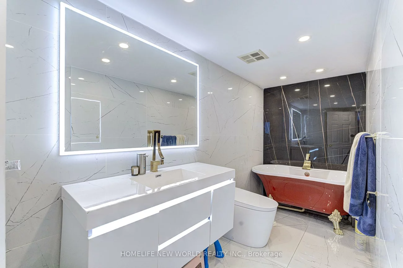 45, Kingsbridge Garden, Hurontario, Mississauga