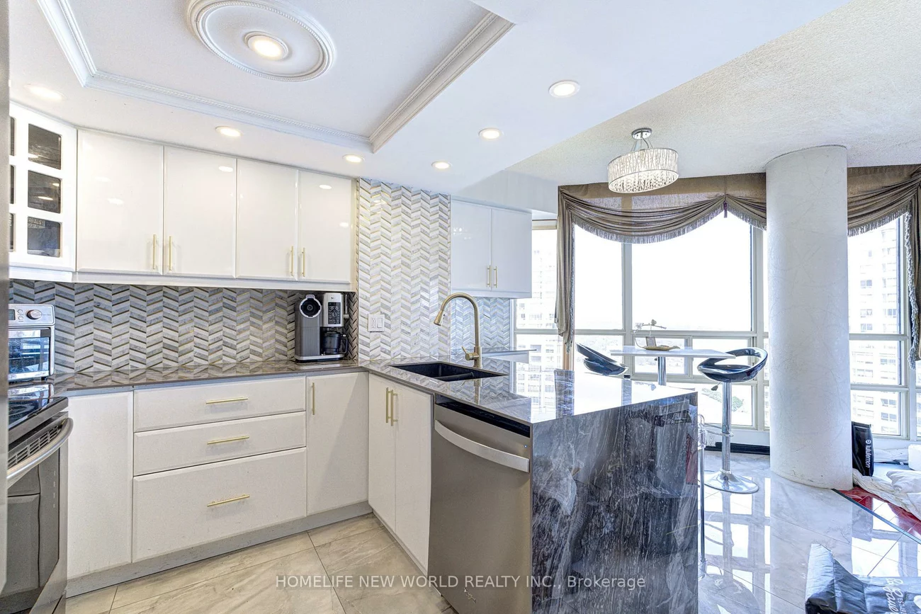 45, Kingsbridge Garden, Hurontario, Mississauga
