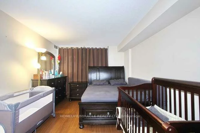 400, Webb, City Centre, Mississauga