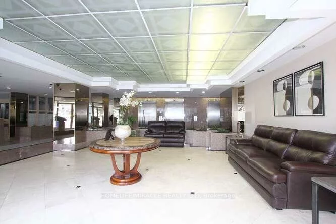 400, Webb, City Centre, Mississauga