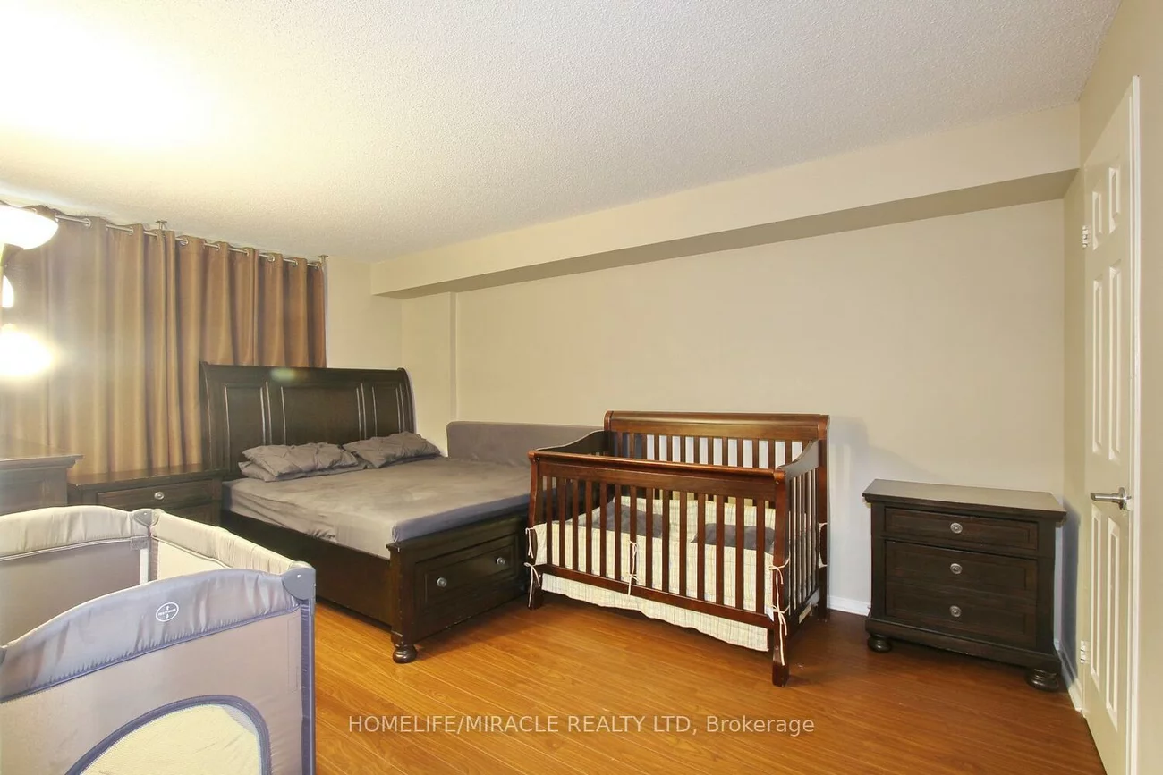 400, Webb, City Centre, Mississauga