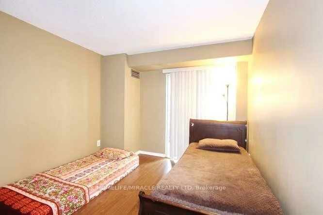 400, Webb, City Centre, Mississauga