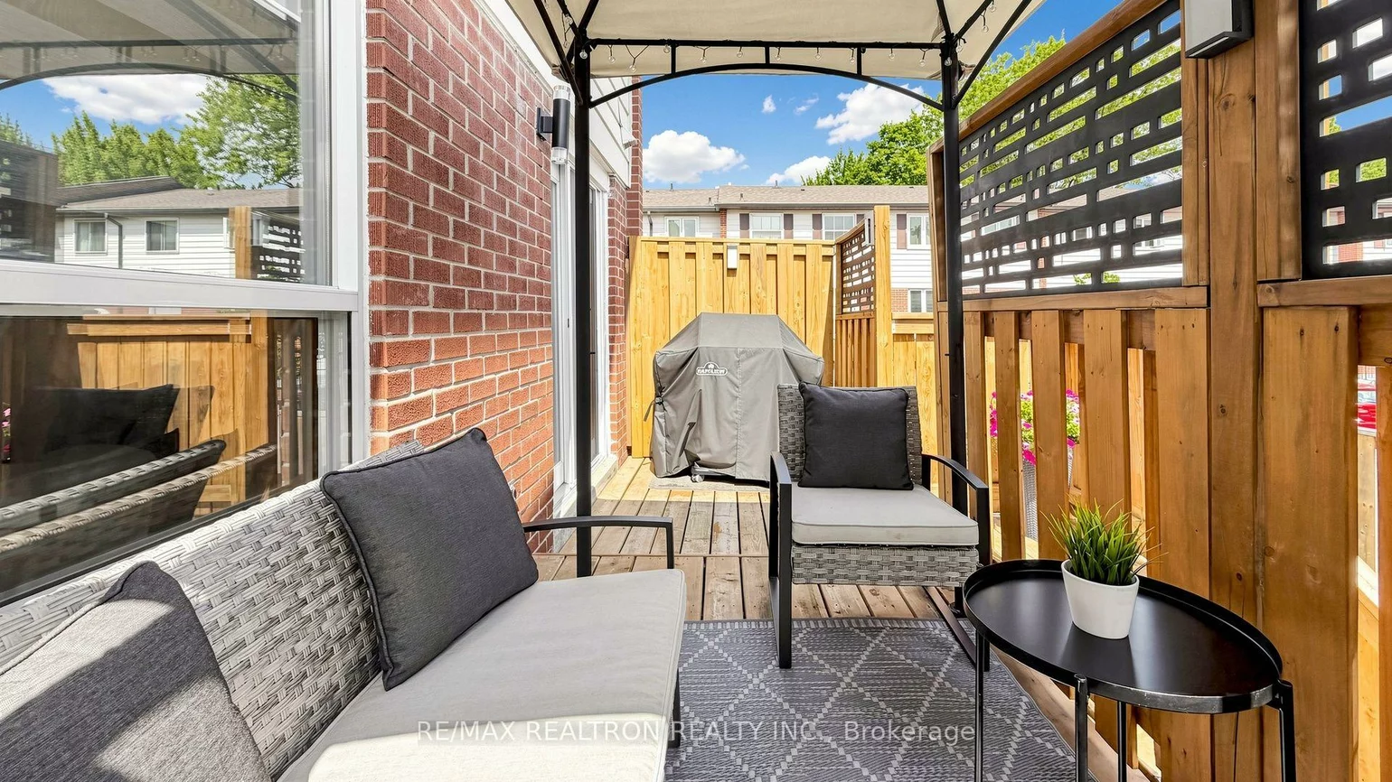2445, Homelands, Sheridan, Mississauga