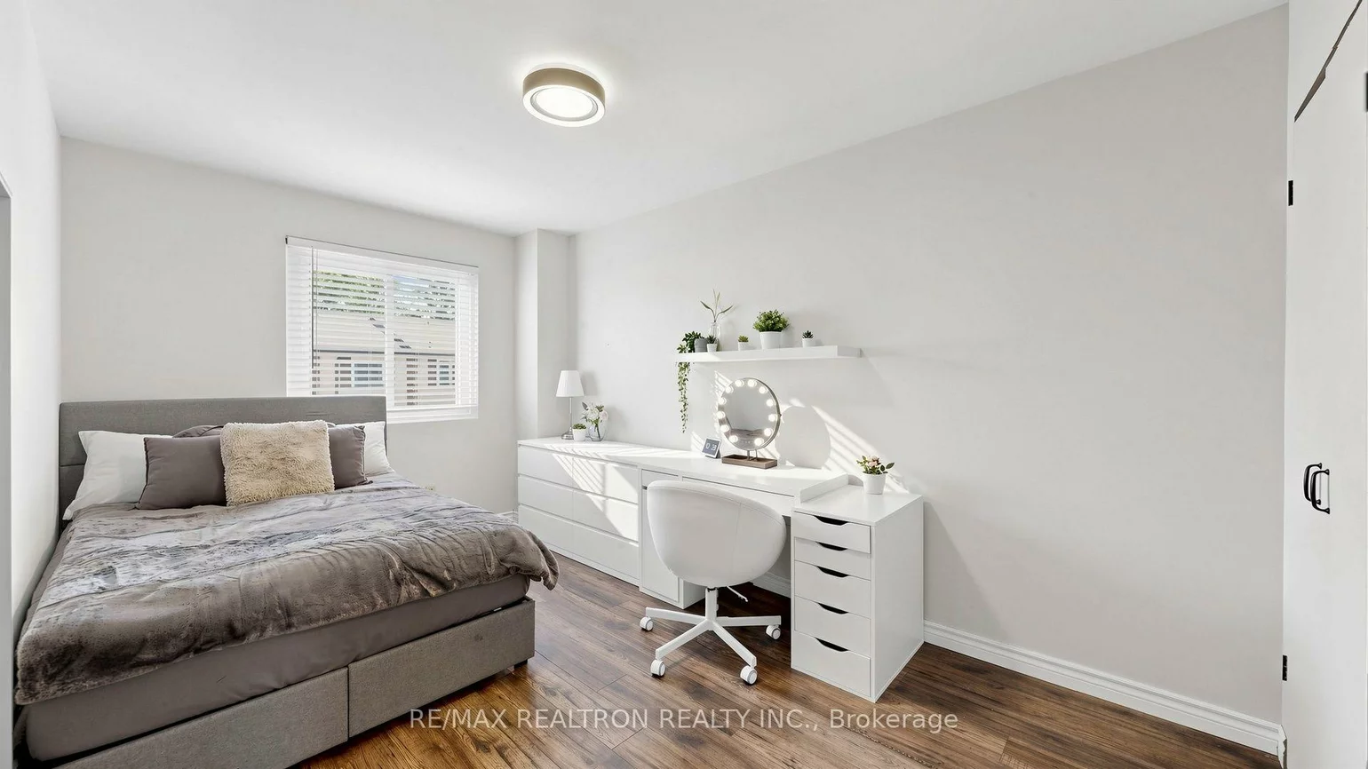2445, Homelands, Sheridan, Mississauga