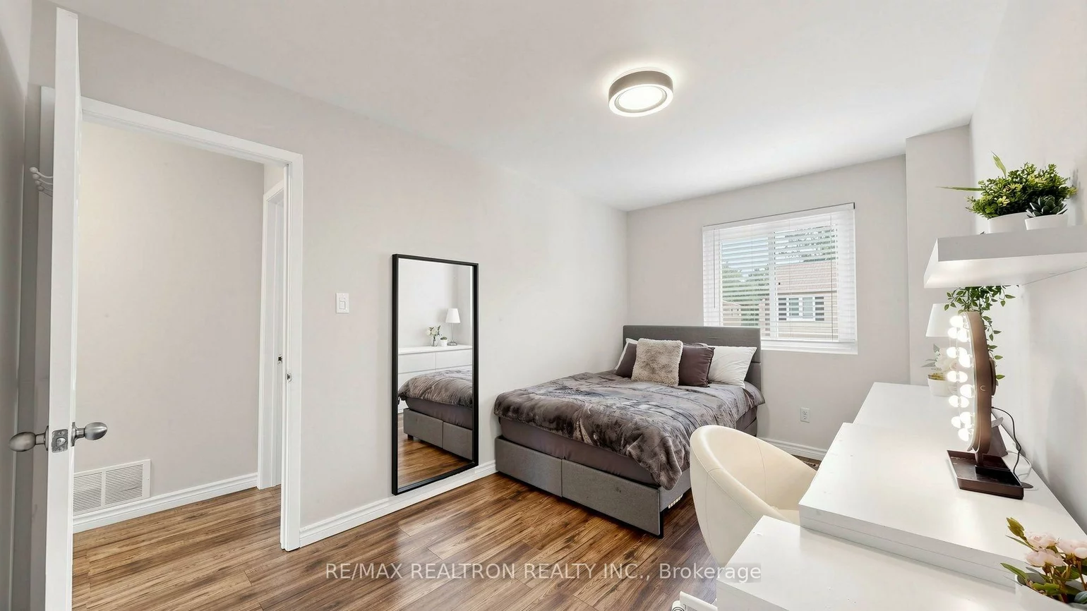 2445, Homelands, Sheridan, Mississauga