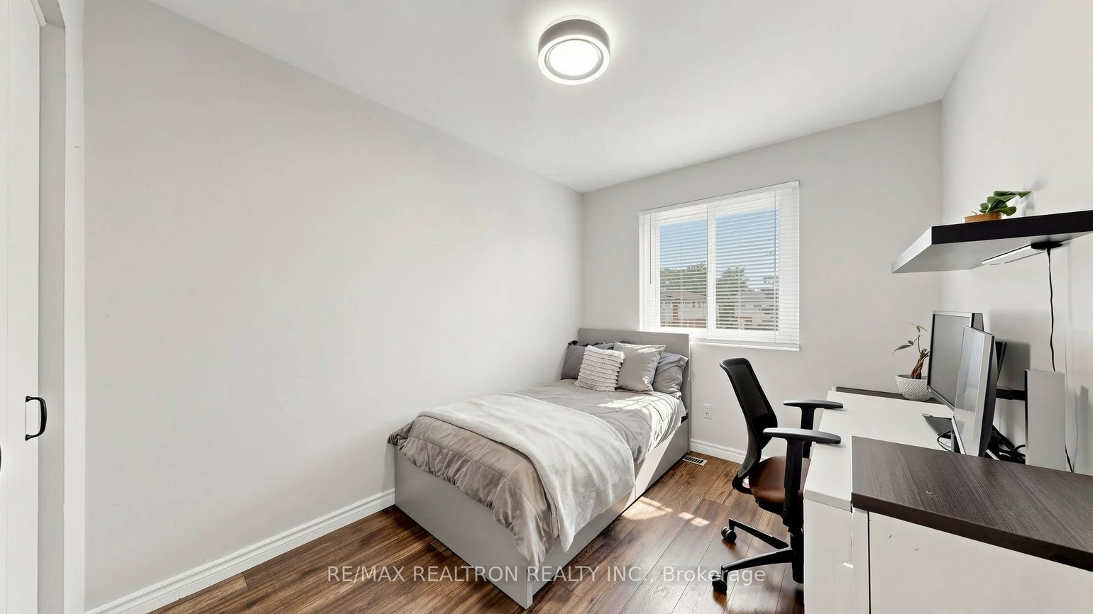 2445, Homelands, Sheridan, Mississauga