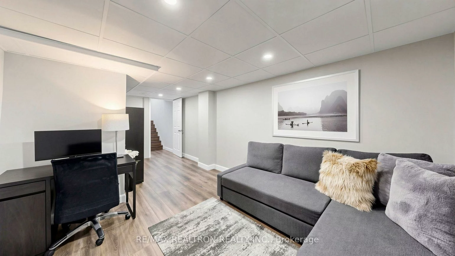 2445, Homelands, Sheridan, Mississauga