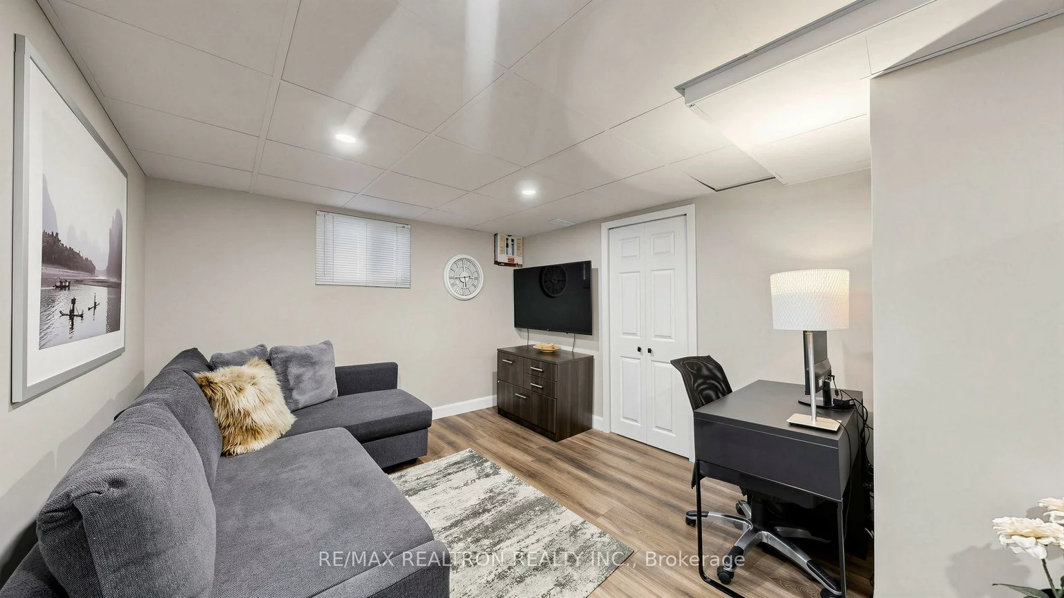 2445, Homelands, Sheridan, Mississauga