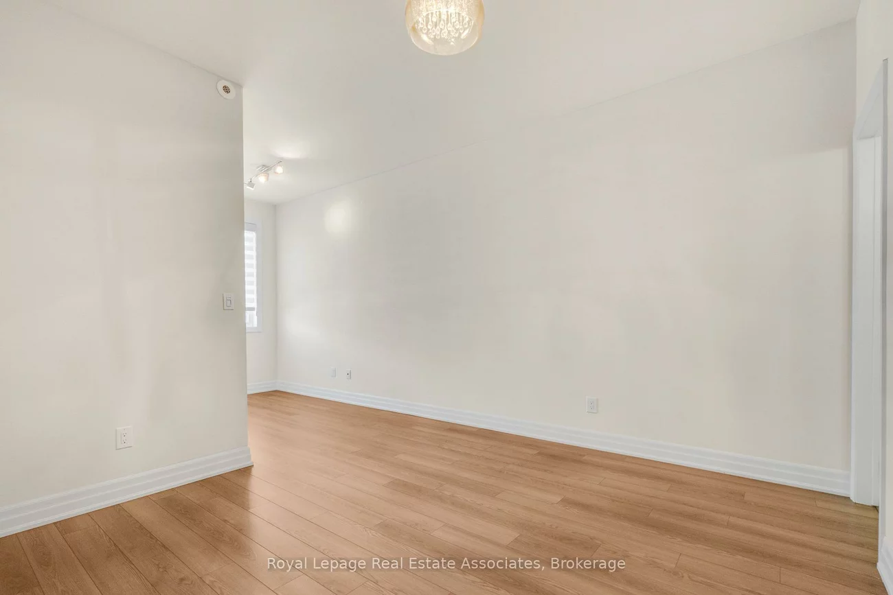 657, Cricklewood, Mineola, Mississauga