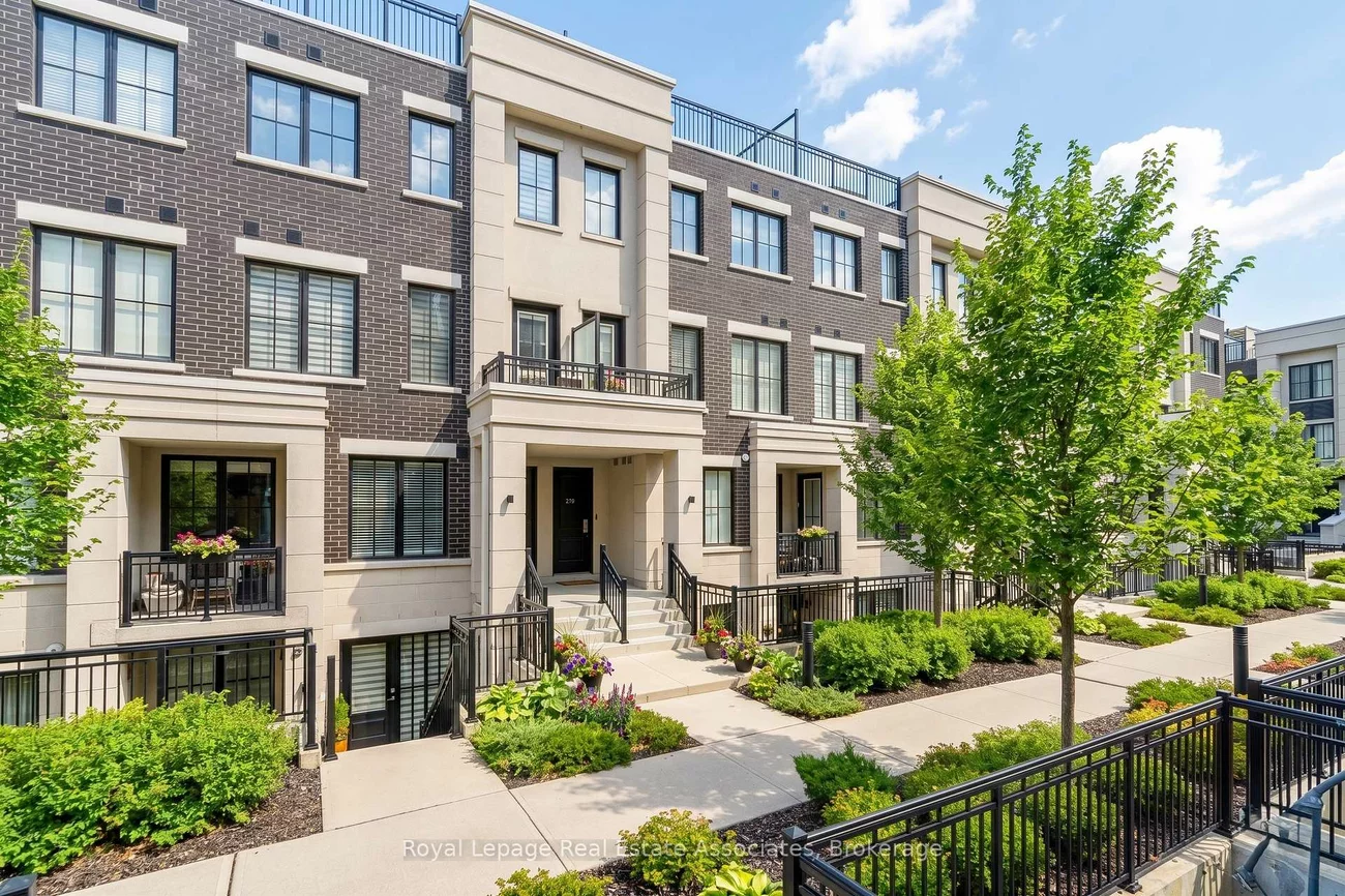 657, Cricklewood, Mineola, Mississauga