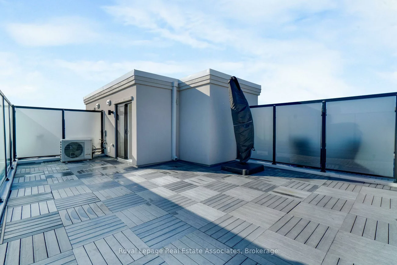 657, Cricklewood, Mineola, Mississauga