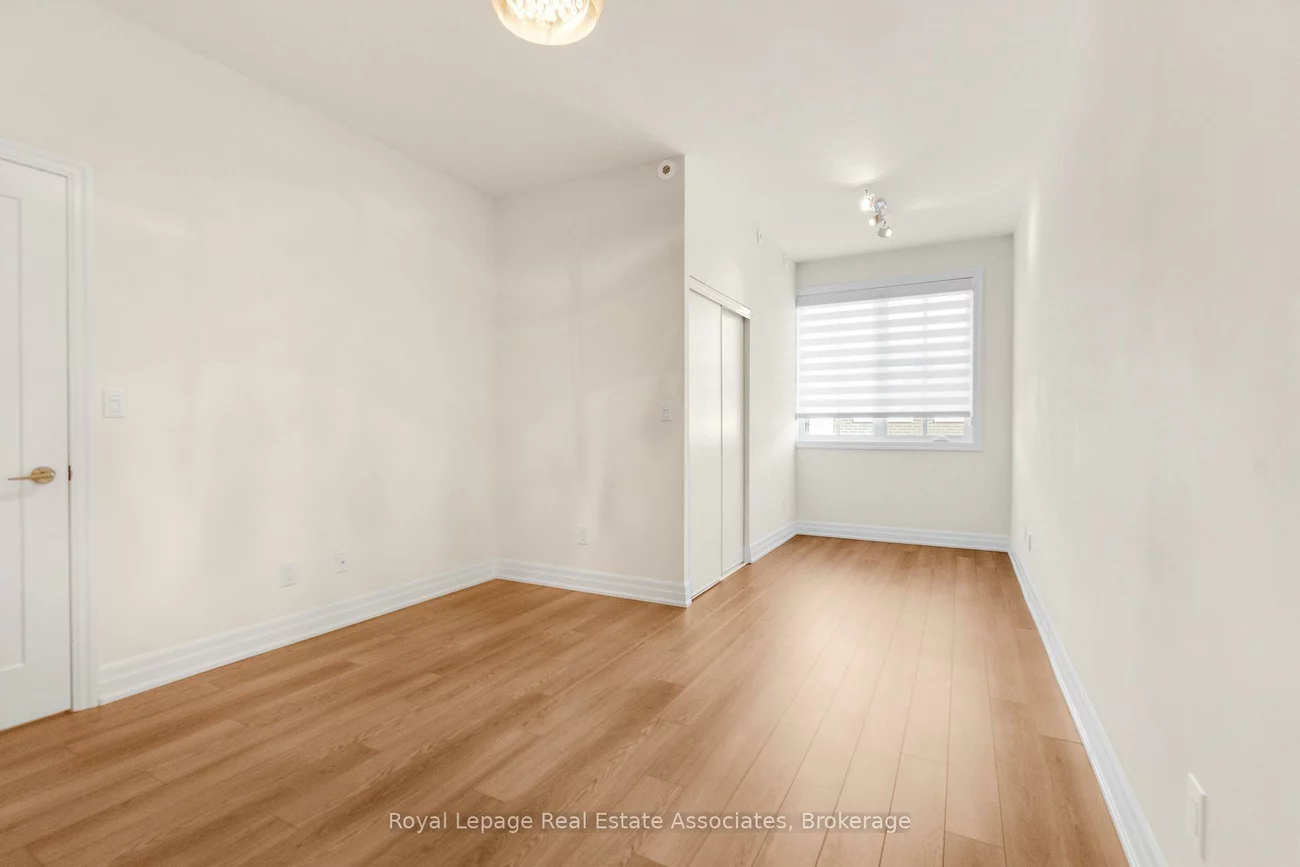 657, Cricklewood, Mineola, Mississauga