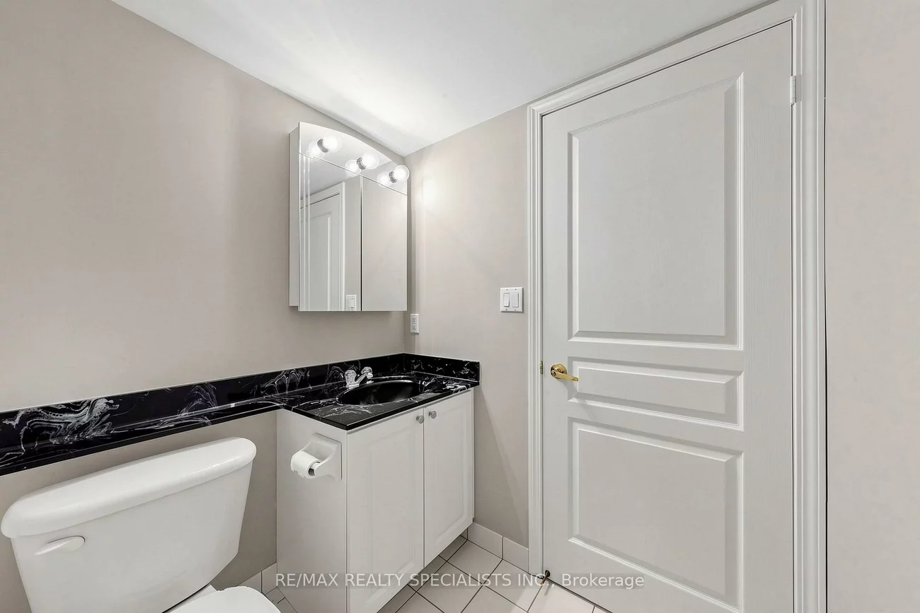 4879, Kimbermount, Central Erin Mills, Mississauga