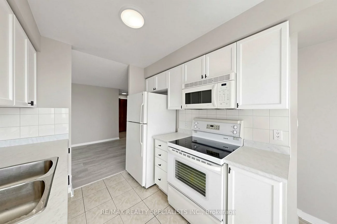 4879, Kimbermount, Central Erin Mills, Mississauga