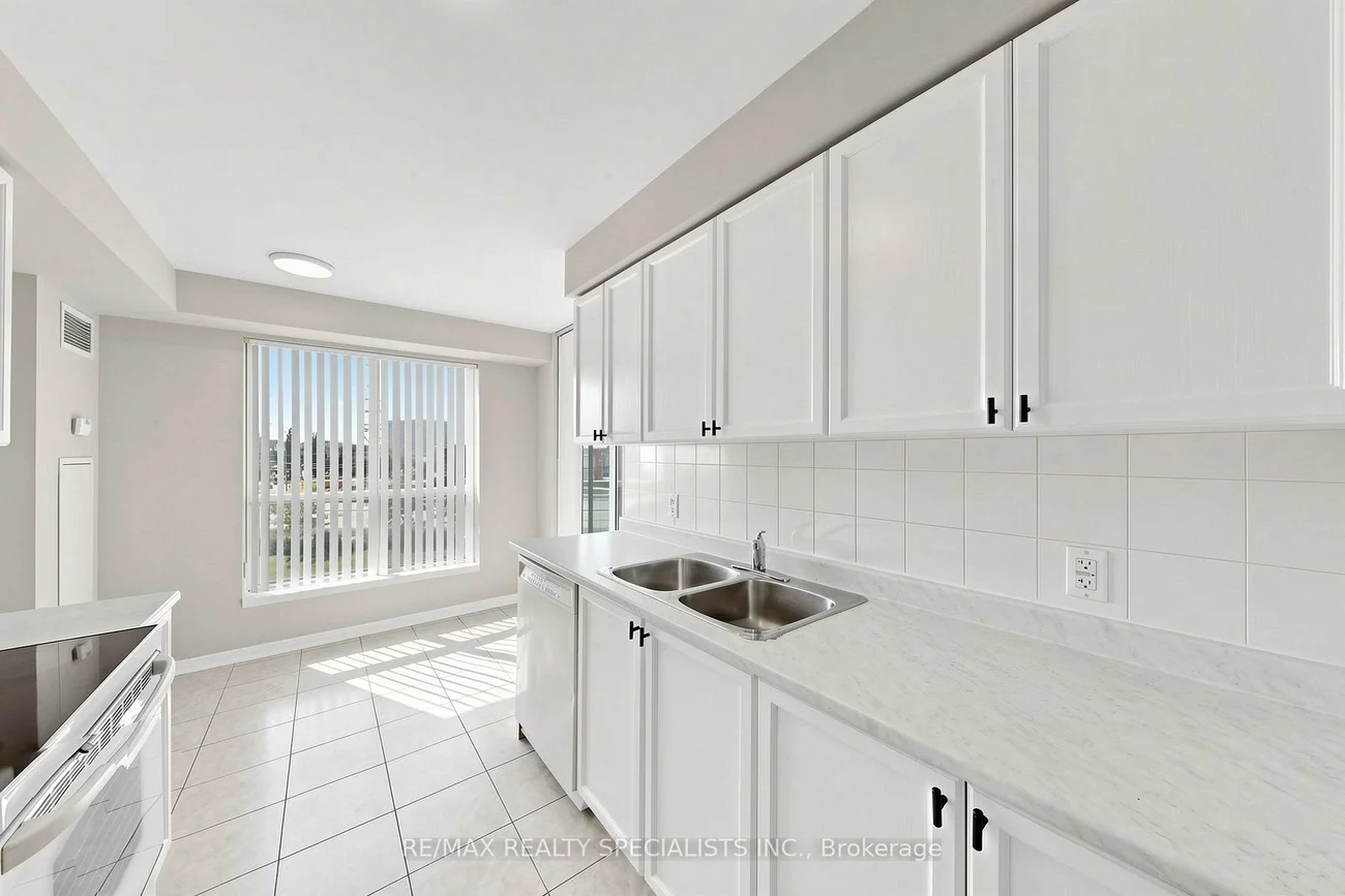 4879, Kimbermount, Central Erin Mills, Mississauga
