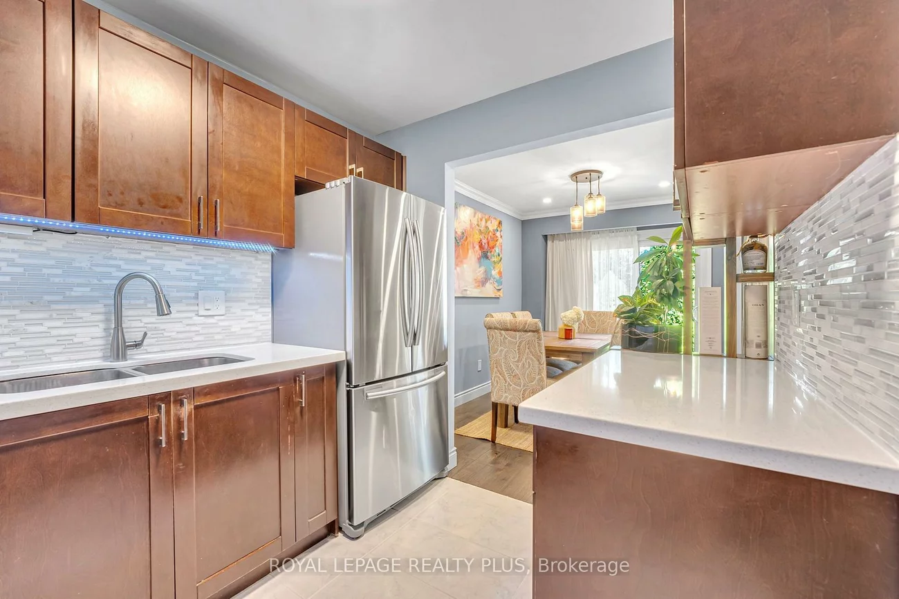 3395, Cliff, Mississauga Valleys, Mississauga