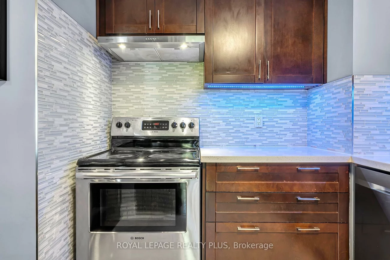 3395, Cliff, Mississauga Valleys, Mississauga