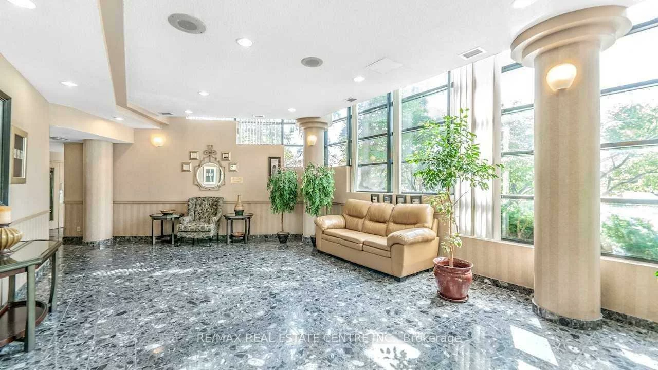 25, Trailwood, Hurontario, Mississauga