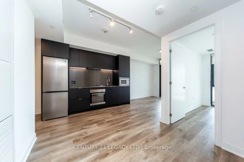 86, Dundas, Cooksville, Mississauga