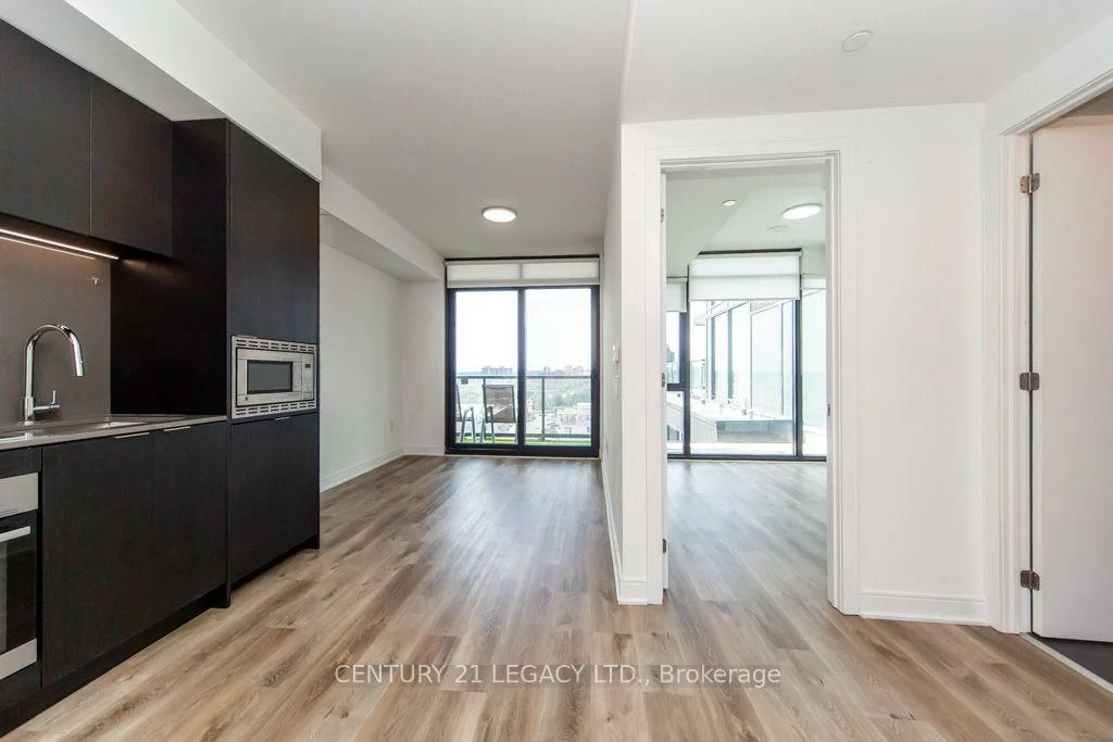 86, Dundas, Cooksville, Mississauga