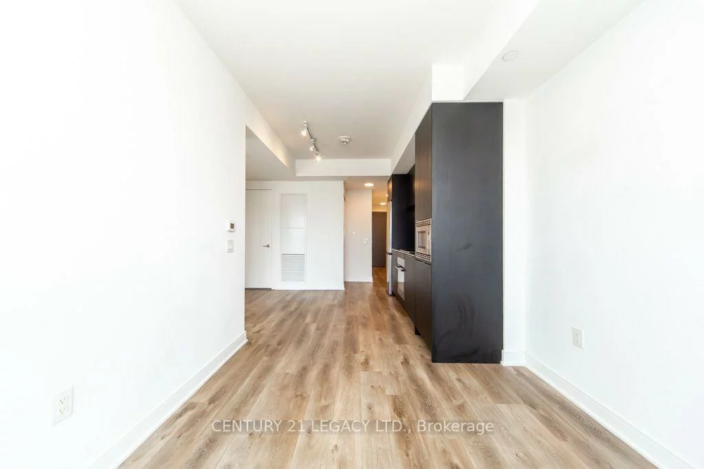 86, Dundas, Cooksville, Mississauga