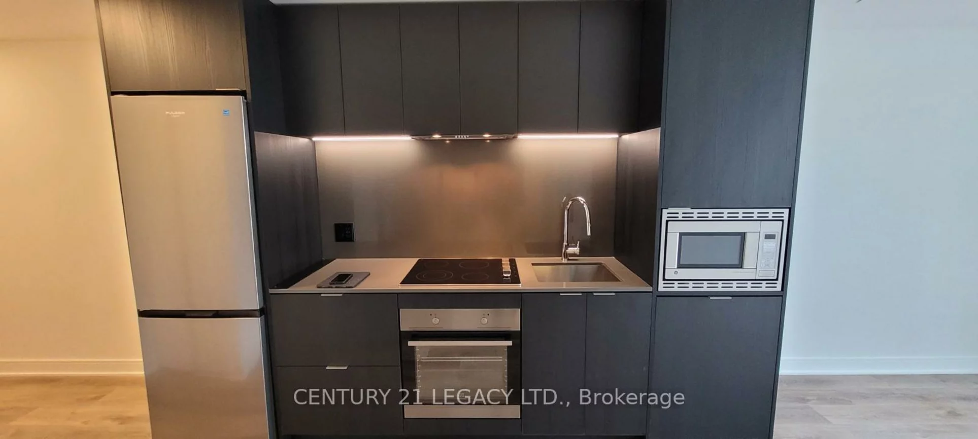 86, Dundas, Cooksville, Mississauga