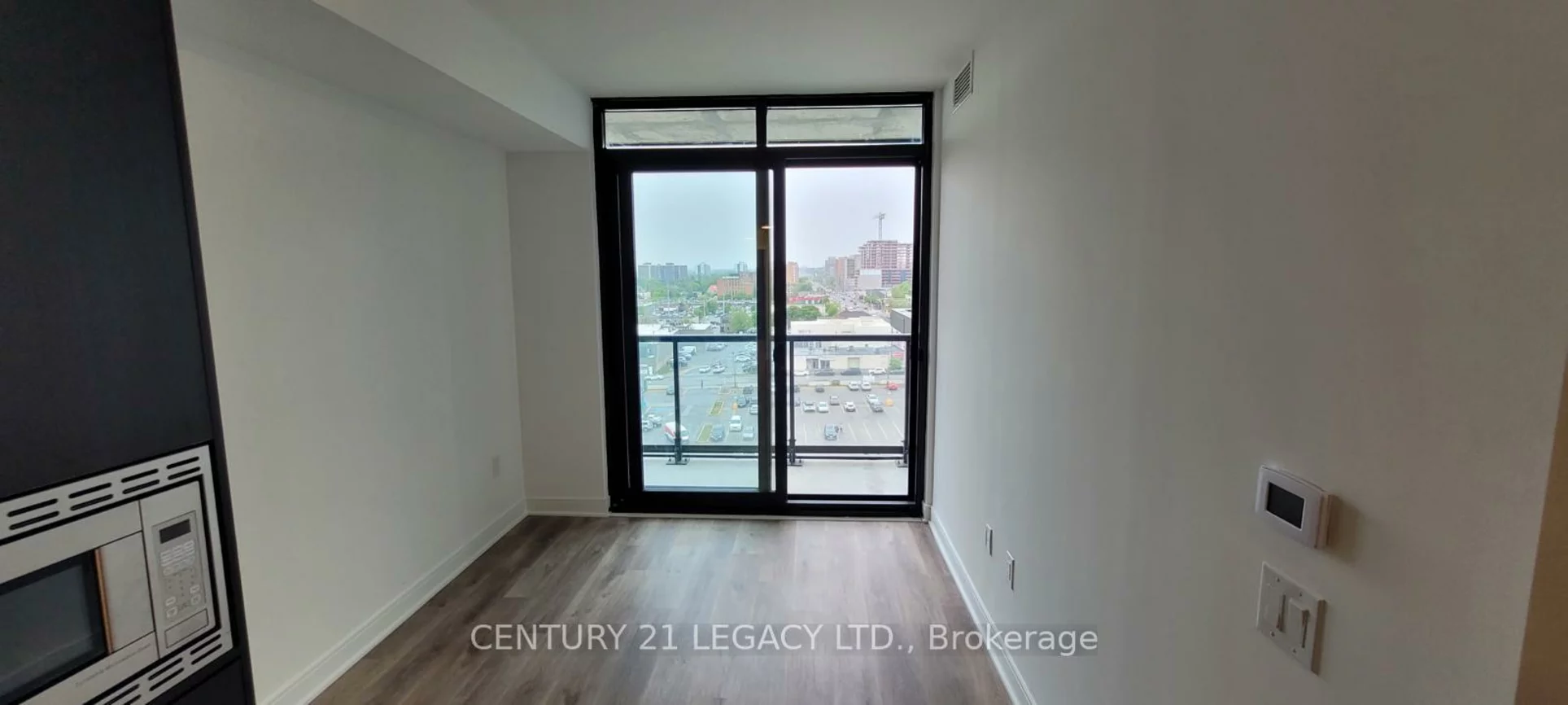 86, Dundas, Cooksville, Mississauga