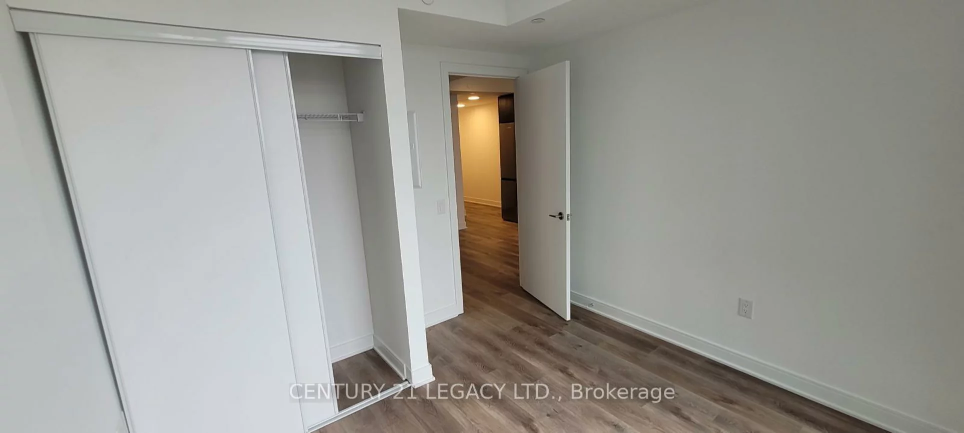 86, Dundas, Cooksville, Mississauga