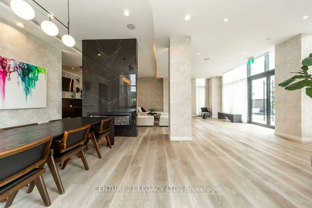 86, Dundas, Cooksville, Mississauga
