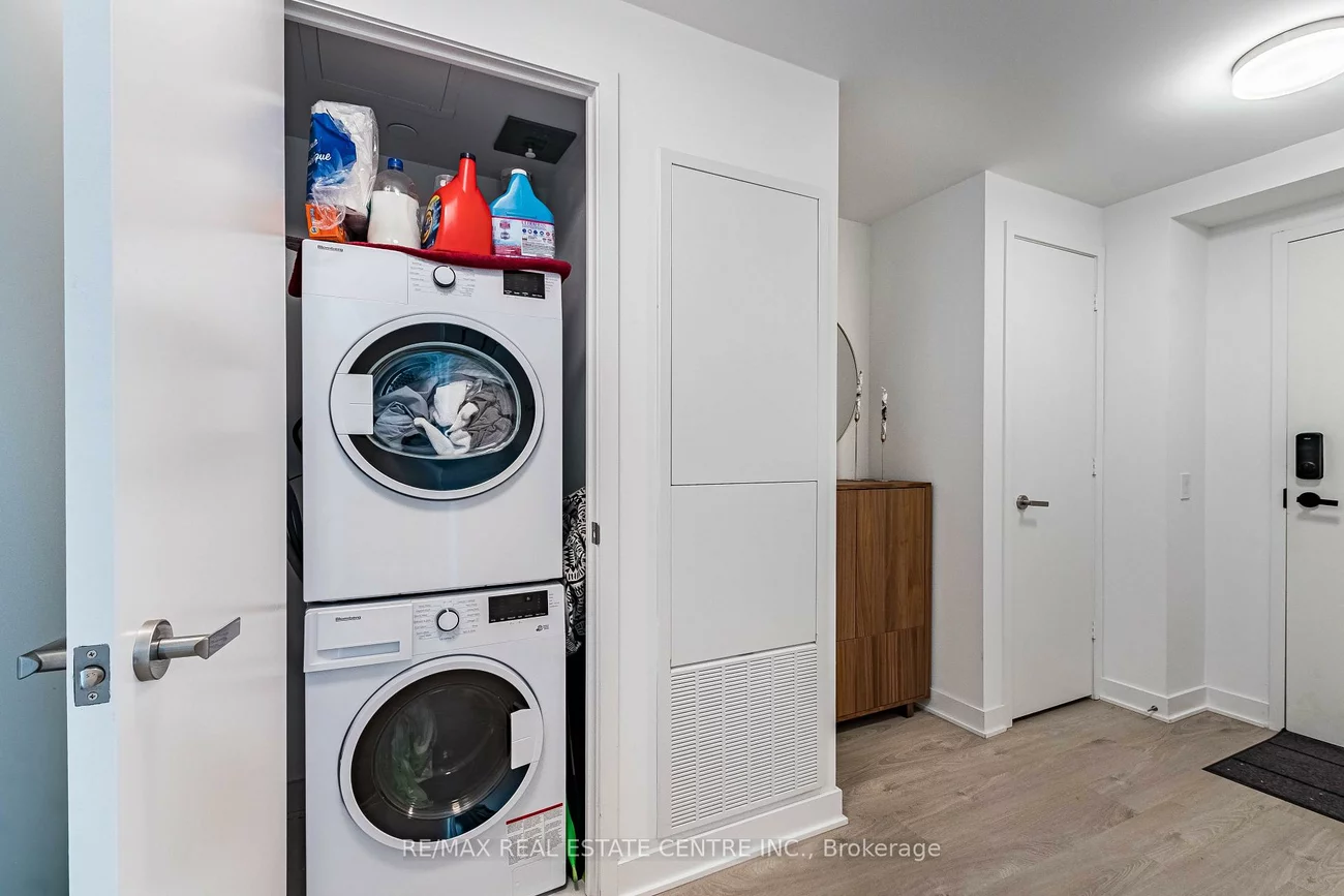 3900, Confederation Pkwy, City Centre, Mississauga