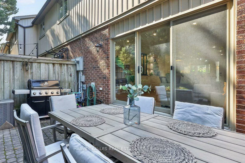 1160, Walden, Clarkson, Mississauga