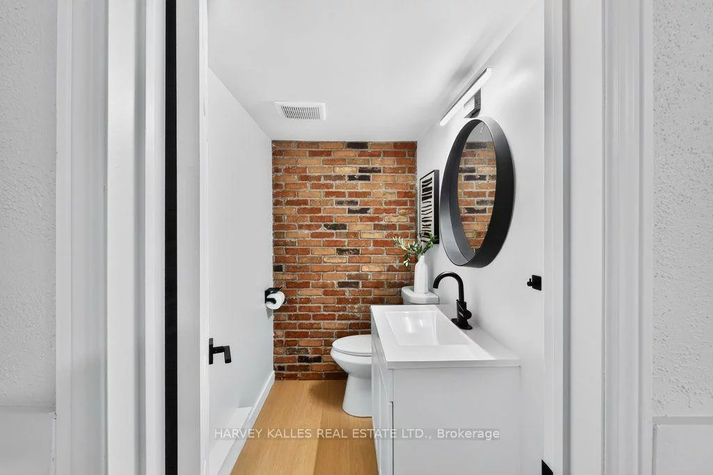 1160, Walden, Clarkson, Mississauga