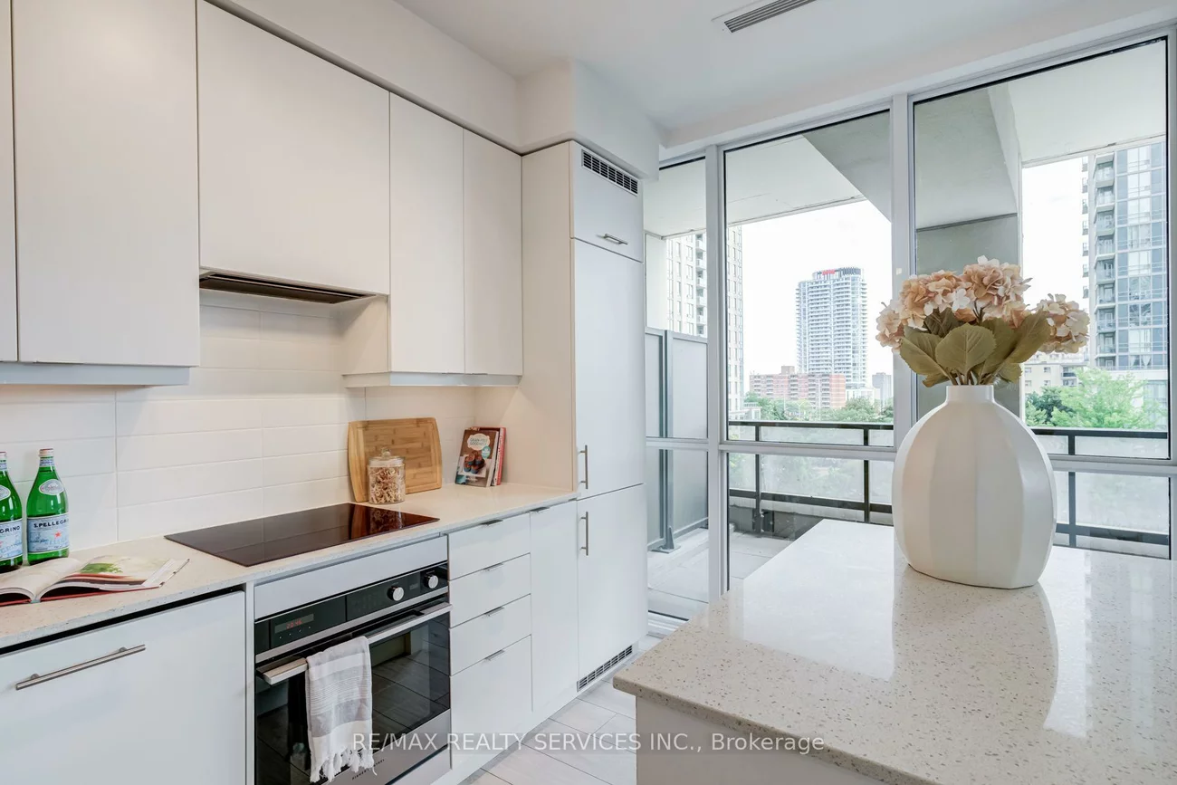 30, Elm, Fairview, Mississauga
