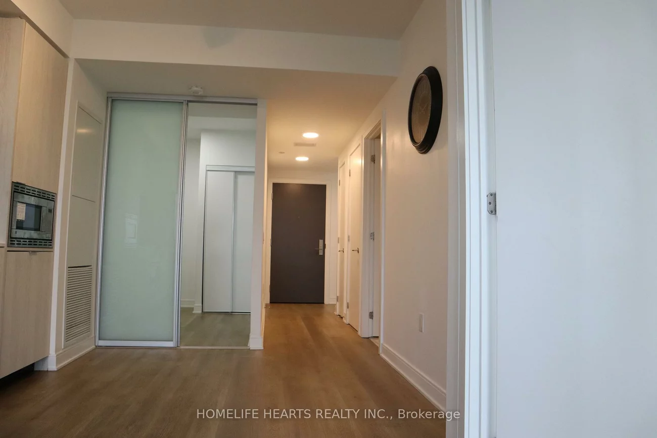 86, Dundas, Cooksville, Mississauga