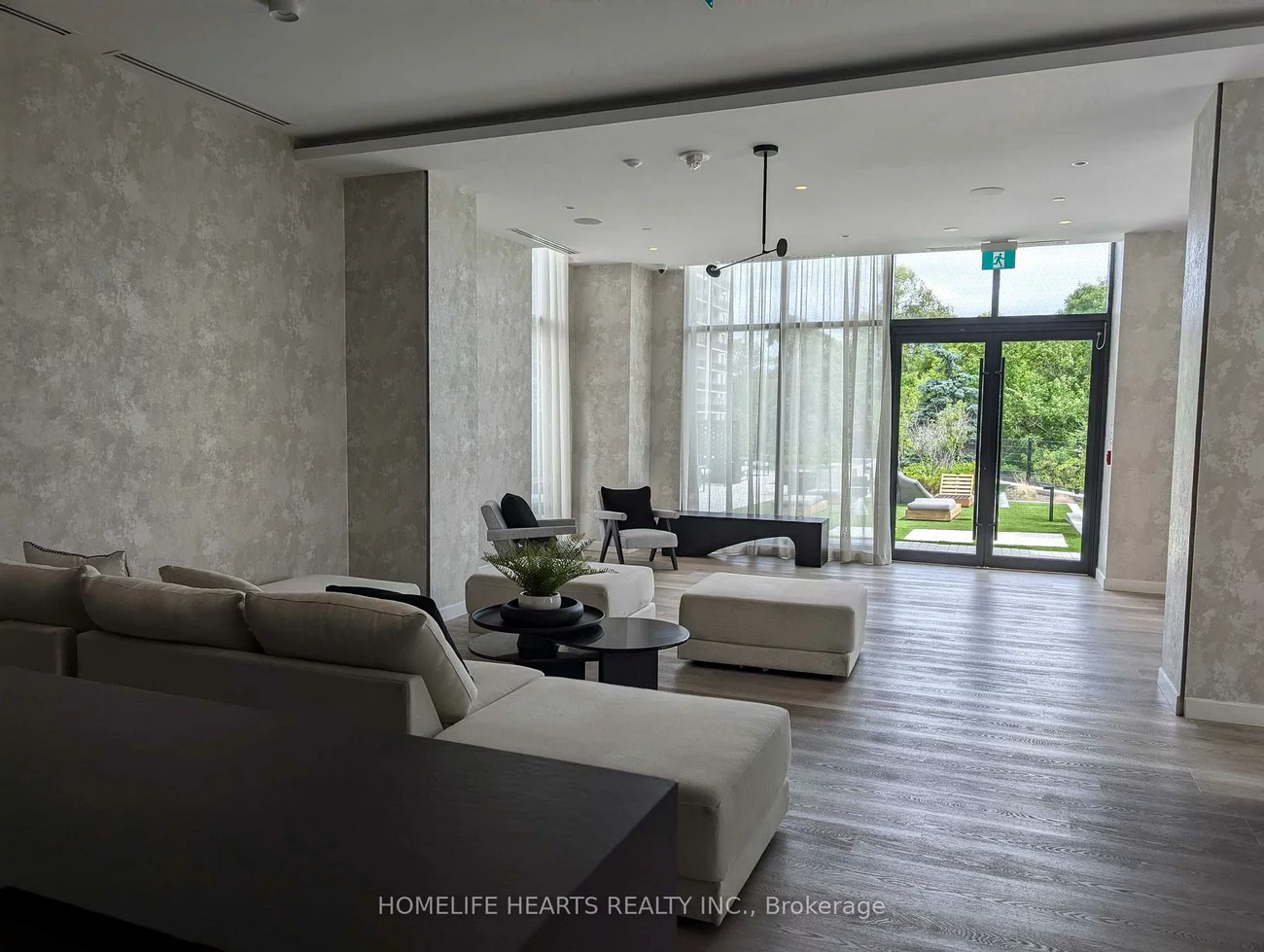 86, Dundas, Cooksville, Mississauga