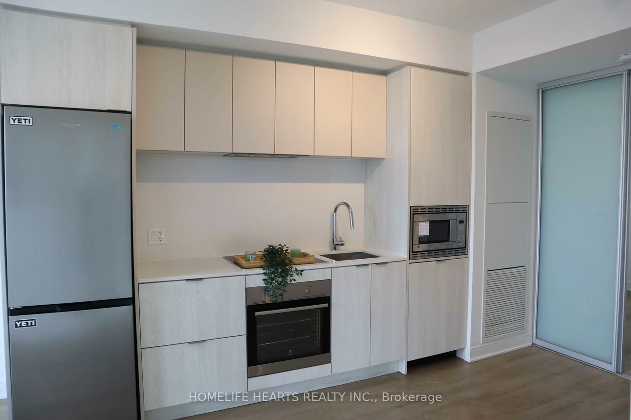 86, Dundas, Cooksville, Mississauga