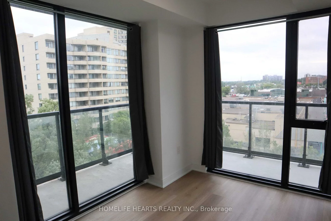 86, Dundas, Cooksville, Mississauga