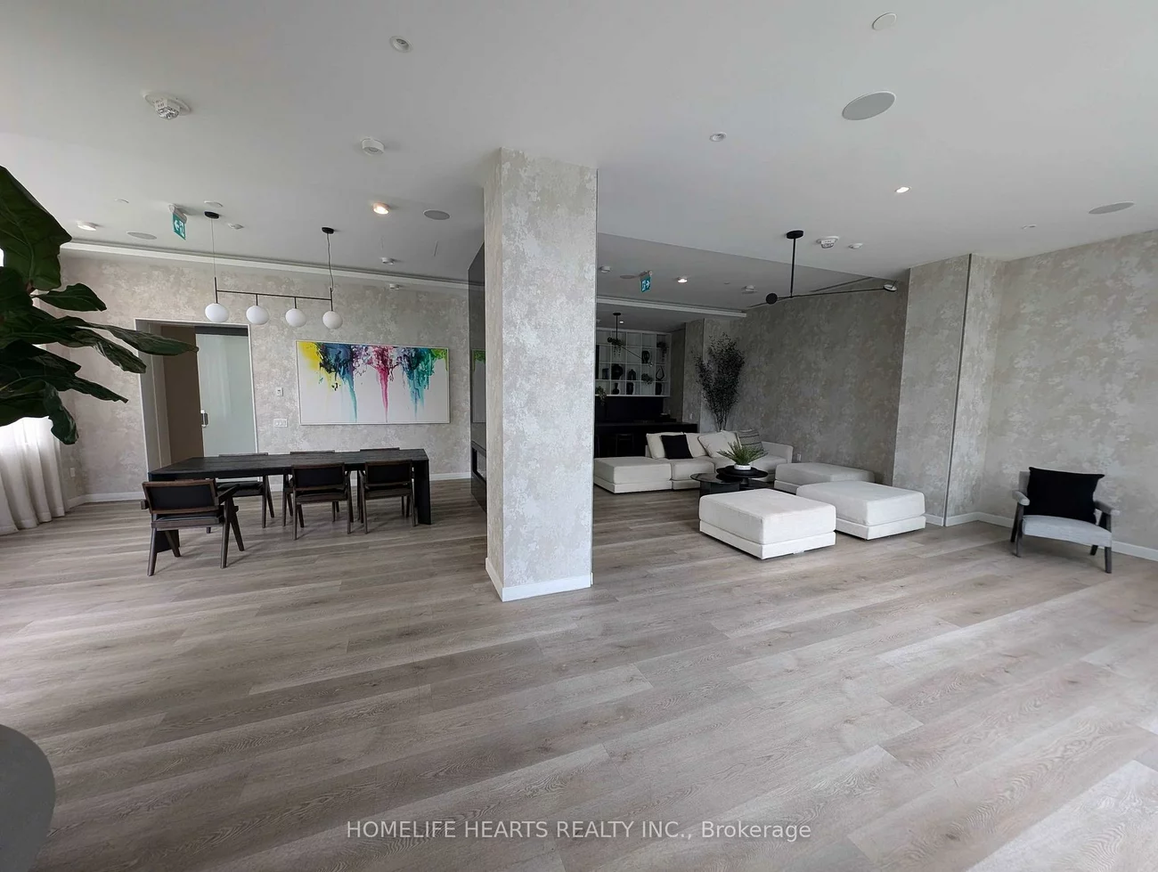 86, Dundas, Cooksville, Mississauga