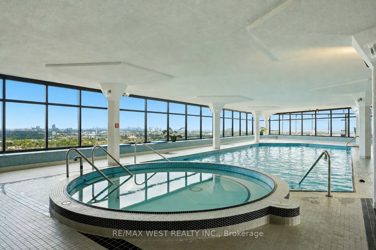 1300, Bloor, Applewood, Mississauga