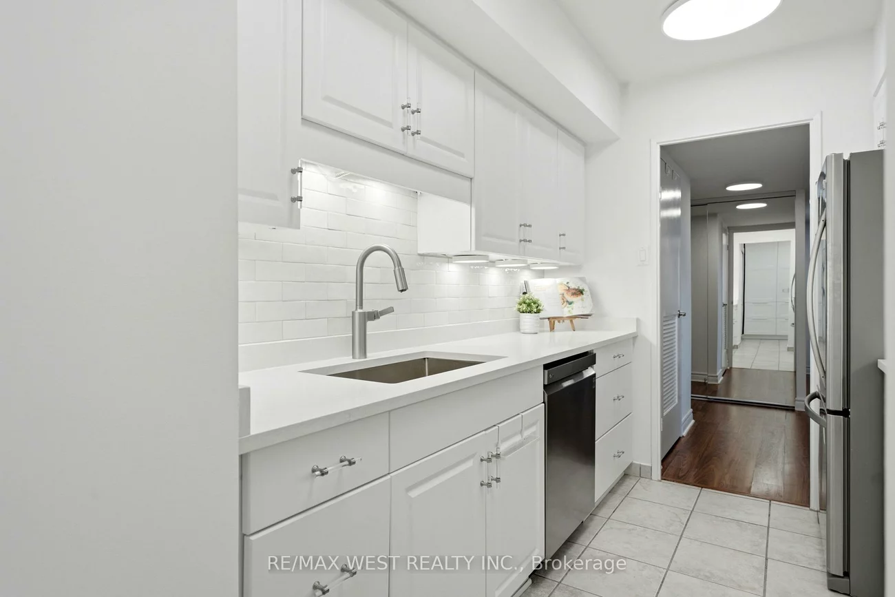 1300, Bloor, Applewood, Mississauga