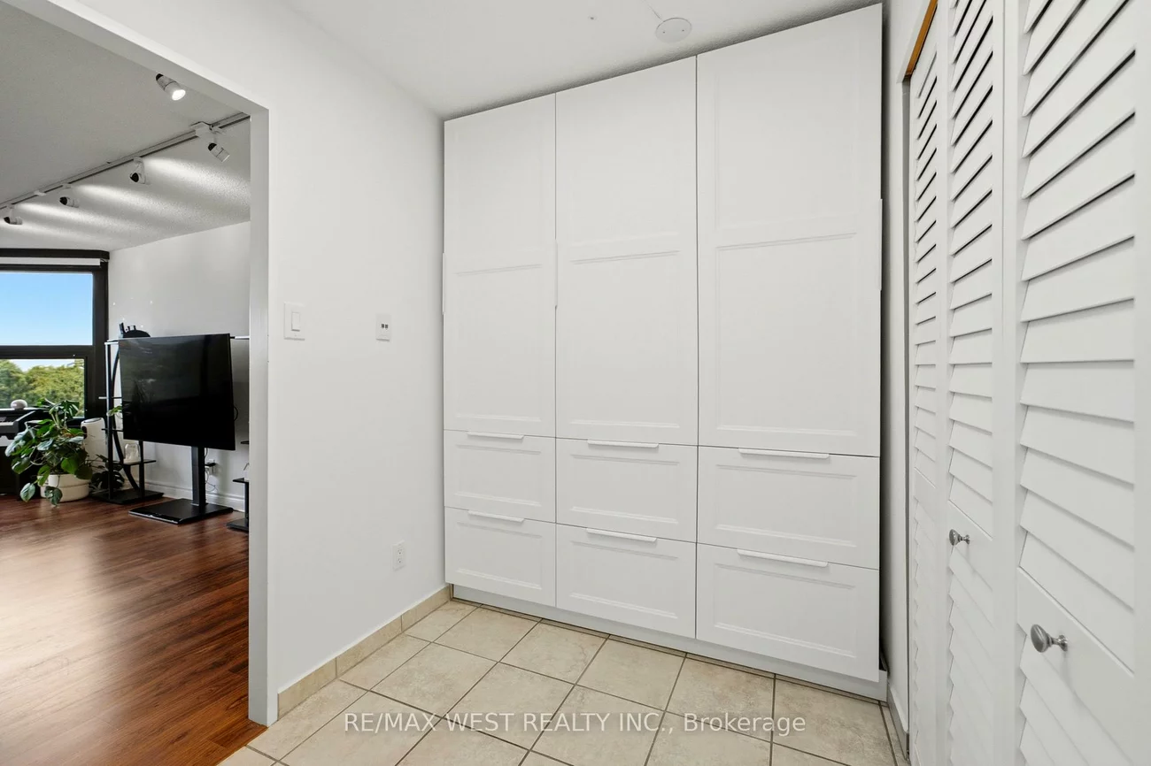 1300, Bloor, Applewood, Mississauga