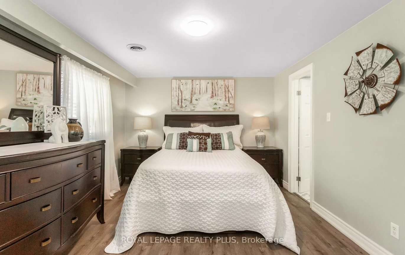 2380, Bromsgrove, Clarkson, Mississauga