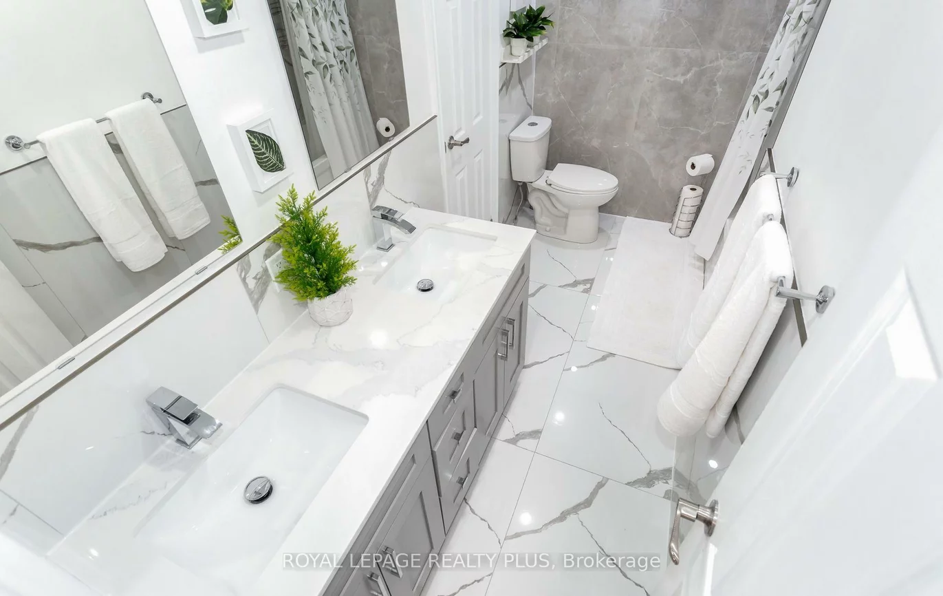 2380, Bromsgrove, Clarkson, Mississauga