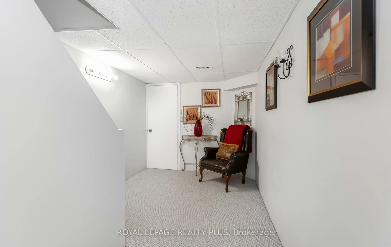 2380, Bromsgrove, Clarkson, Mississauga