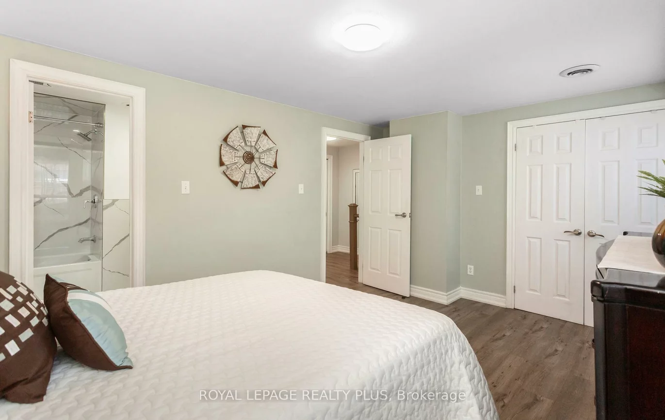2380, Bromsgrove, Clarkson, Mississauga