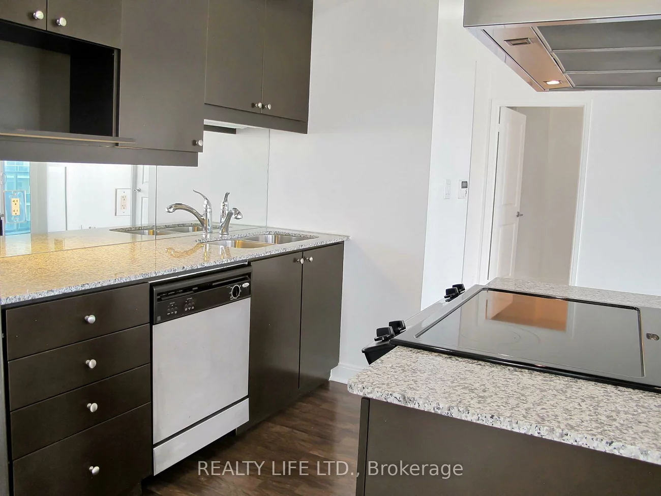 60, Absolute, City Centre, Mississauga