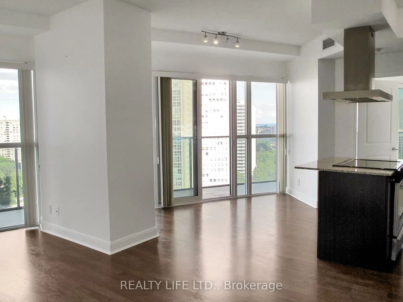 60, Absolute, City Centre, Mississauga