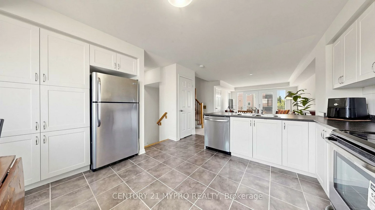 2895, Hazelton, Central Erin Mills, Mississauga