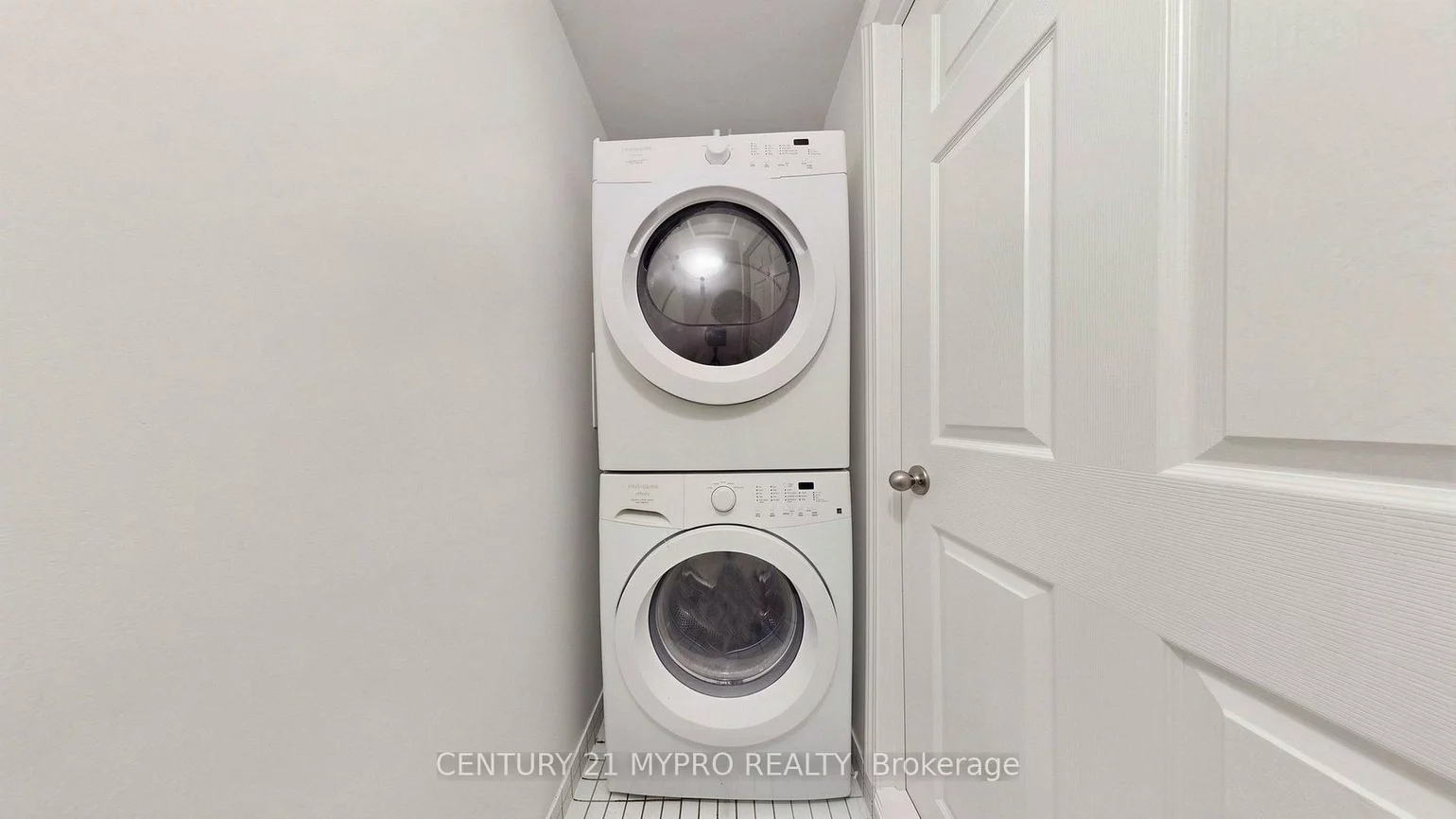 2895, Hazelton, Central Erin Mills, Mississauga